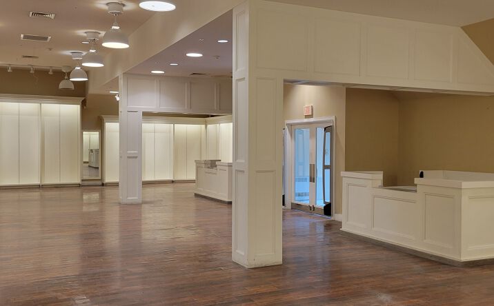 Pictures of Retail, Office, Special Purpose property located at 32 Depot Street, Manchester, VT 05255 for lease - image #1