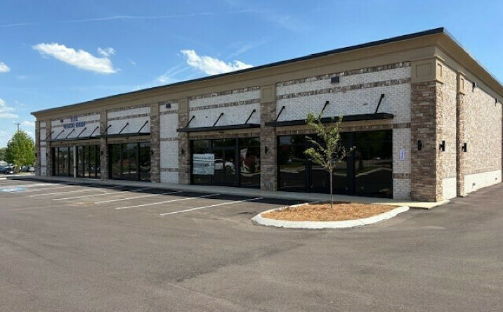 Pictures of Office, Retail property located at 150 Alfredo Drive, Clarksville, TN 37043 for lease - image #1
