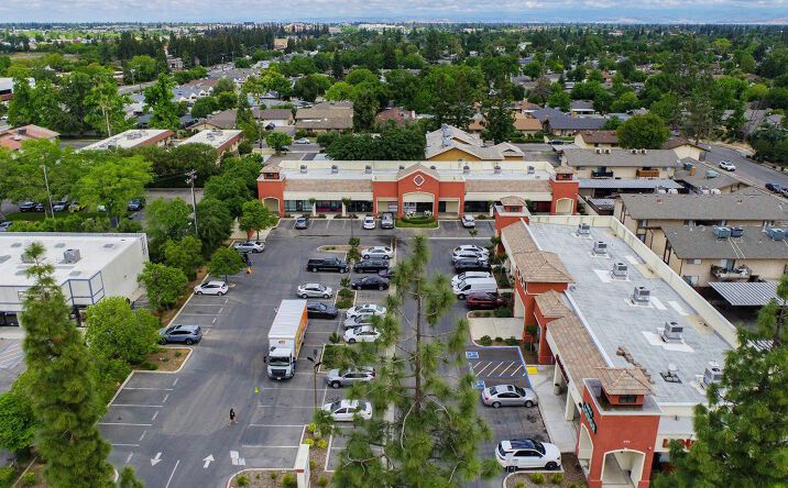 Pictures of Retail property located at 468 Bullard Avenue, Fresno, CA 93710-6173 for lease - image #1