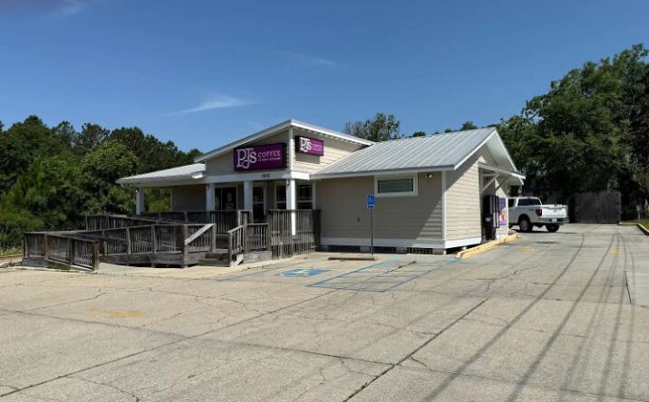 Pictures of Restaurant property located at 14100 COOK RD, BILOXI, MS 39532-9718 for lease - image #1