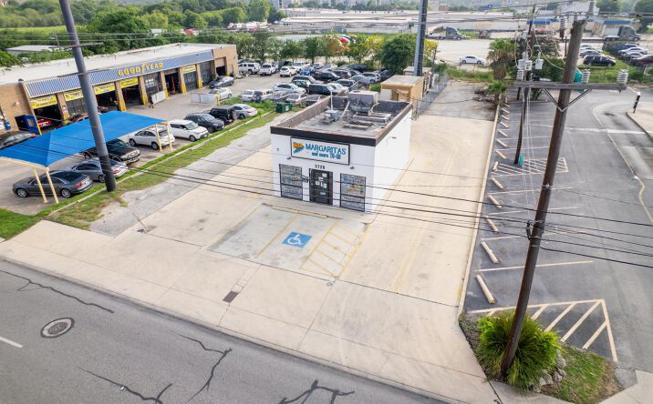 Pictures of Retail, Restaurant, Special Purpose property located at 5726 Babcock Road, San Antonio, TX 78240 for lease - image #1