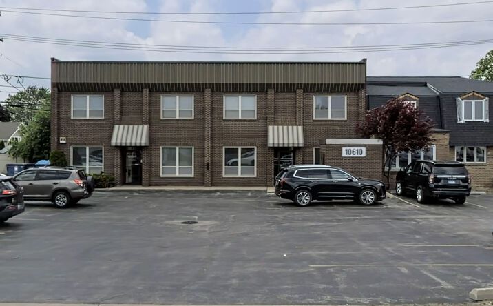 Pictures of Office property located at 10610 S CICERO AVE, OAK LAWN, IL 60453-6359 for lease - image #1