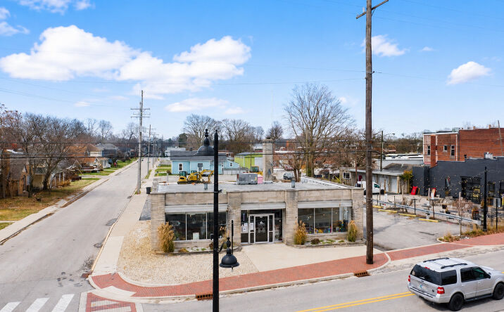 Pictures of Retail, Office, Restaurant property located at 105 S Madison Ave, Greenwood, IN 46142 for lease - image #1