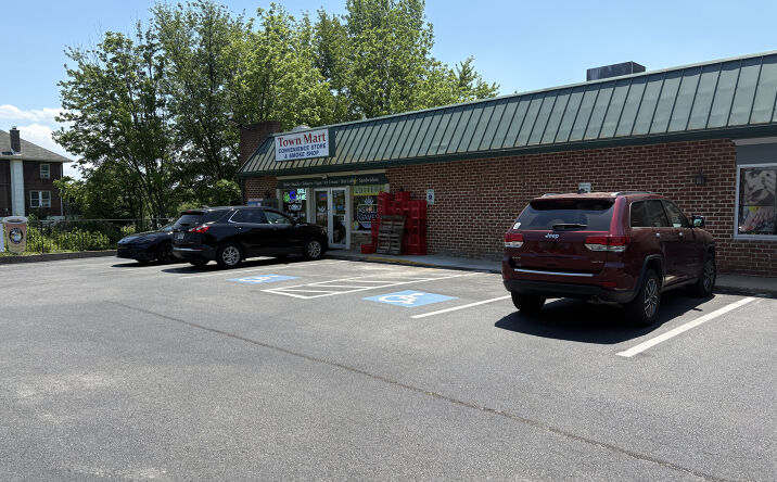 Pictures of Retail, Office property located at 3000 South Queen Street, Dallastown, PA 17313 for lease - image #1