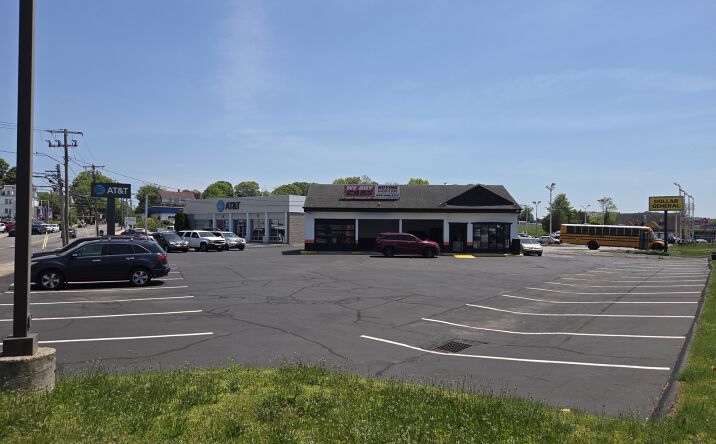 Pictures of Retail, Restaurant property located at 436 Broad Street, New London, CT 06320 for lease - image #1