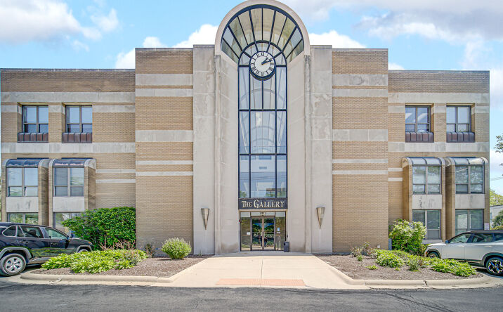 Pictures of Office property located at 1S443 Summit Avenue, Oakbrook Terrace, IL 60181 for lease - image #1
