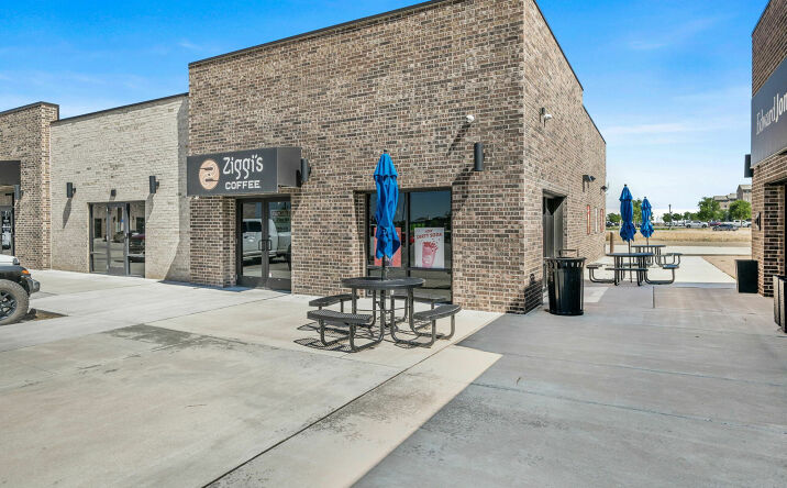 Pictures of Retail, Restaurant property located at 9402 Hillside Road, Amarillo, TX 79101 for lease - image #1