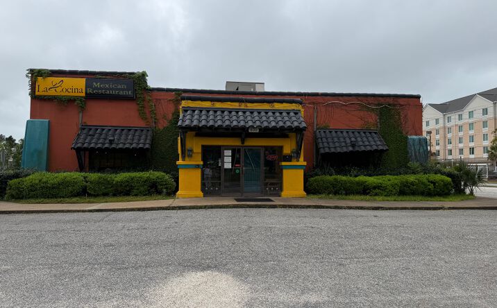 Pictures of Retail, Restaurant property located at 830 West Interstate 65 Service Road South, Mobile, AL 36609 for lease - image #1