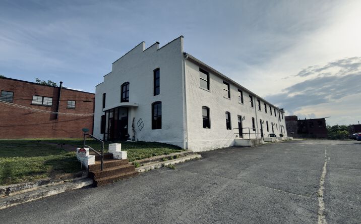 Pictures of Special Purpose property located at 27 North Main Street, Springfield, TN 37172 for lease - image #1