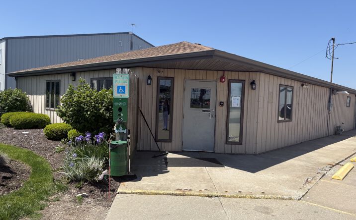 Pictures of Office, Industrial property located at 103 INDUSTRIAL DR, MINOOKA, IL 60447-9558 for lease - image #1