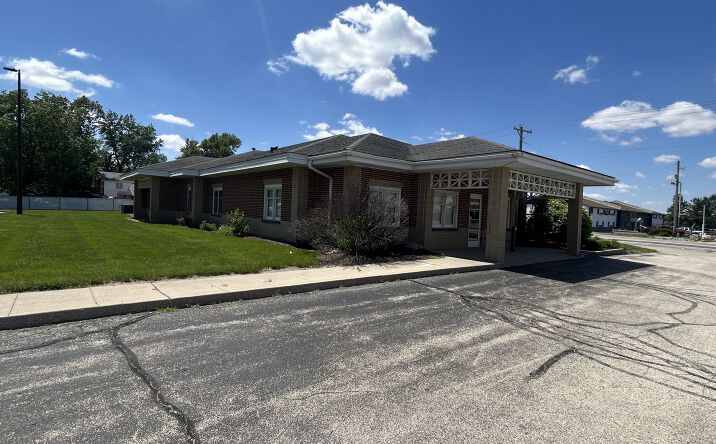 Pictures of Office property located at 330 N WYCKLES RD, DECATUR, IL 62522-1034 for lease - image #1
