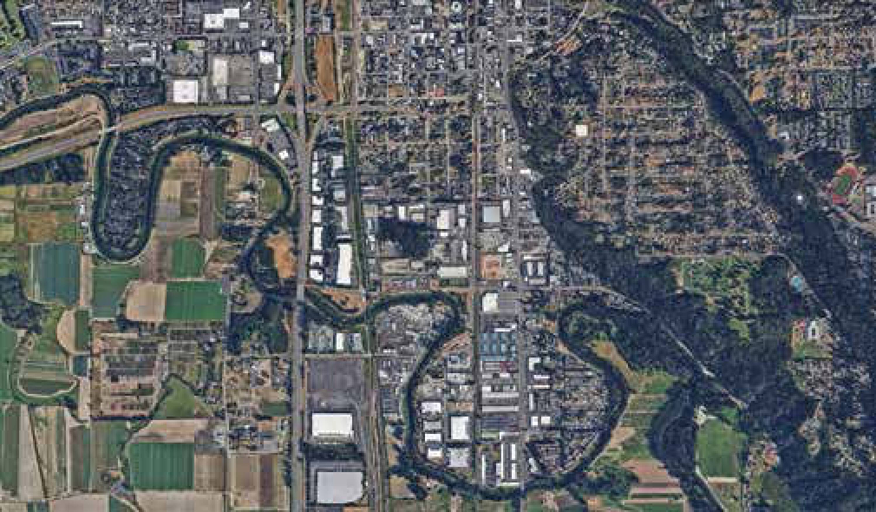 3527333