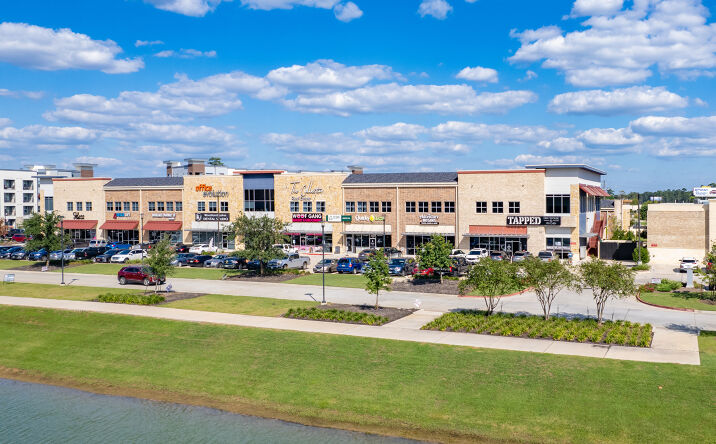 Pictures of Retail property located at 525 Woodland Square Boulevard, Conroe, TX 77384 for lease - image #1