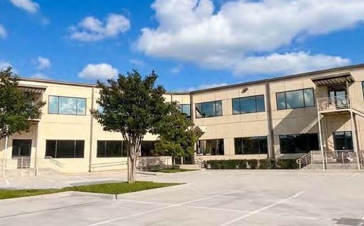 Pictures of Office property located at 8400 North Sam Houston Parkway West, Houston, TX 77044 for lease - image #1