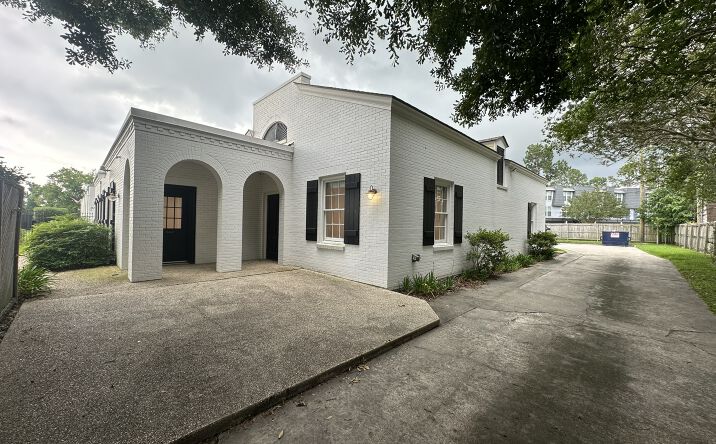 Pictures of Office property located at 9854 PROFESSIONAL BLVD, BATON ROUGE, LA 70809-2524 for lease - image #1