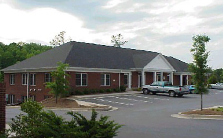 Pictures of Office property located at 490 Sun Valley Drive, Roswell, GA 30076 for lease - image #1