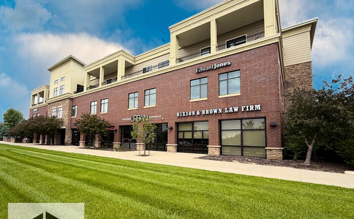 Pictures of Office property located at 160 South 68th Street, West Des Moines, IA 50266 for lease - image #1