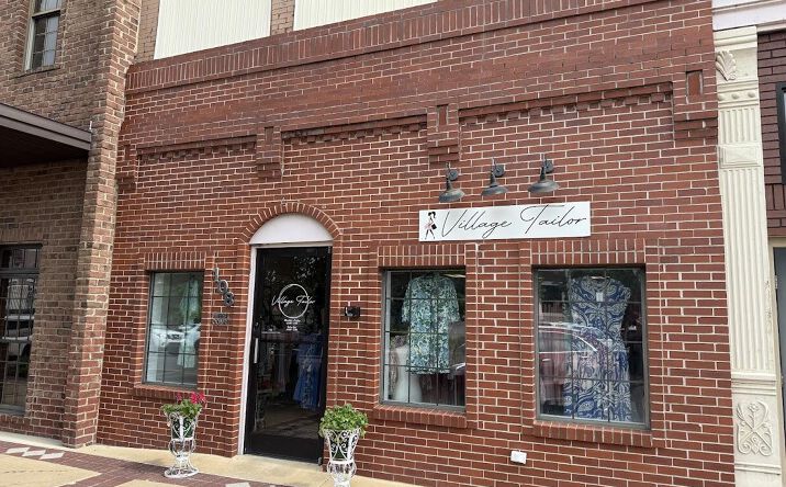 Pictures of Office, Retail, Special Purpose property located at 108 W Court Street, Dyersburg, TN 38024 for lease - image #1