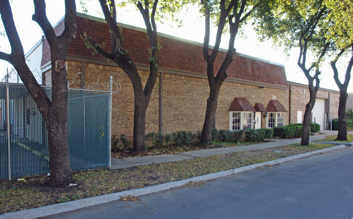 Pictures of Office, Industrial property located at 2214 Sulphur Street, Dallas, TX 75208 for lease - image #1