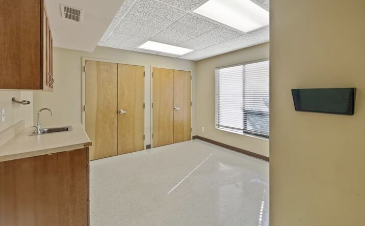 Pictures of Office, Special Purpose property located at 24 Wyckoff Avenue, Waldwick, NJ 07463 for lease - image #1