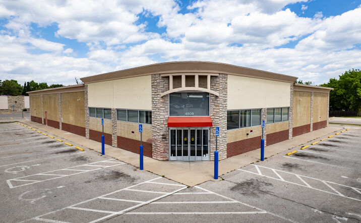 Pictures of Retail property located at 4808 East Central Avenue, Wichita, KS 67208 for lease - image #1