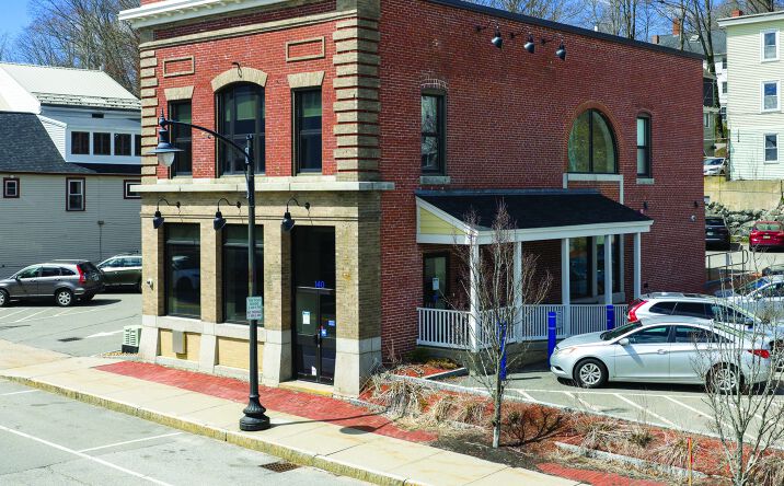 Pictures of Retail, Office property located at 140 Main Street, Newmarket, NH 03857 for lease - image #1