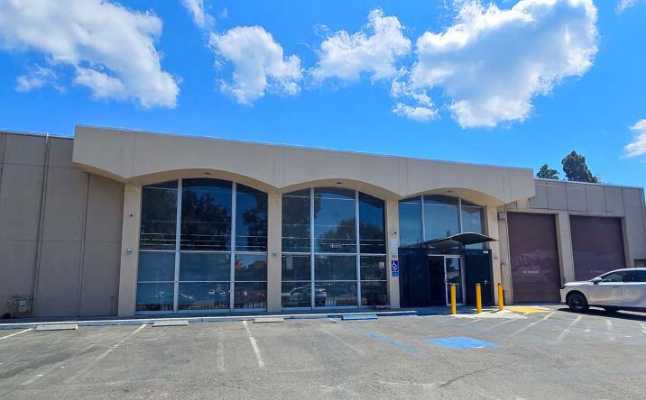 Pictures of Retail property located at 21732 Foothill Blvd, Hayward, CA 94541 for lease - image #1