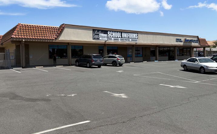 Pictures of Retail property located at 3721 Railroad Ave, Pittsburg, CA 94565 for lease - image #1
