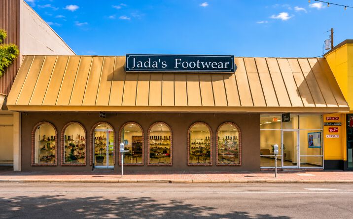 Pictures of Retail property located at 57 North Morley Avenue, Nogales, AZ 85621 for lease - image #1