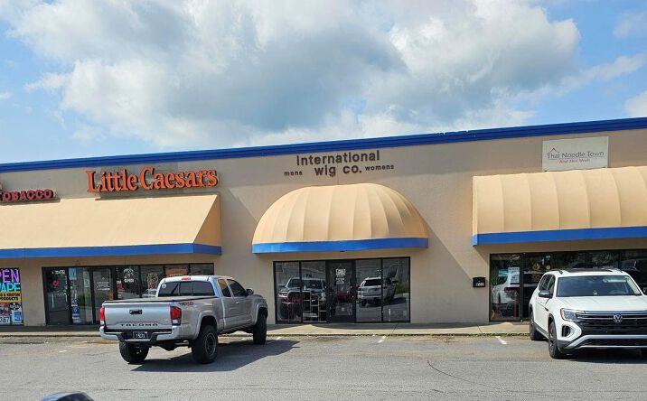 Pictures of Retail property located at 800 Stonegate Rd, Kingsport, TN 37660 for lease - image #1