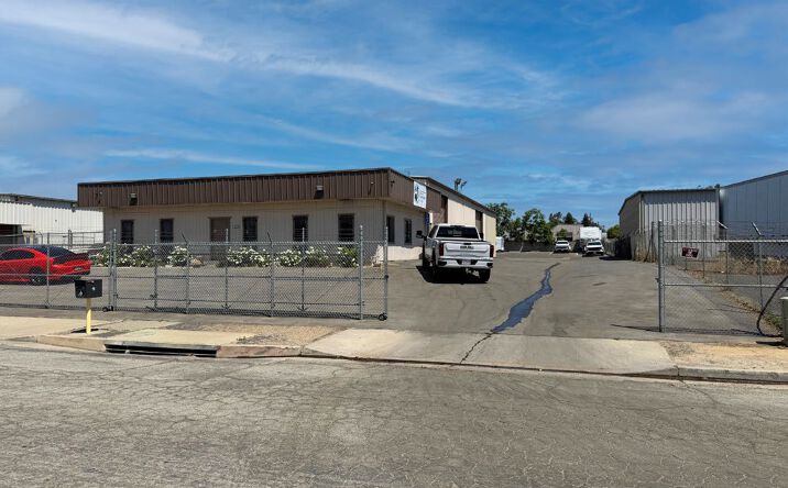 Pictures of Industrial property located at 4114 Armour Ave, Bakersfield, CA 93308 for lease - image #1