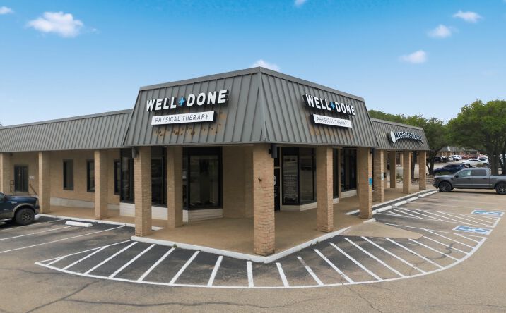 Pictures of Retail property located at 2002 N Valley Mills Dr Suites 2098 & 2022, Waco, TX 76710 for lease - image #1