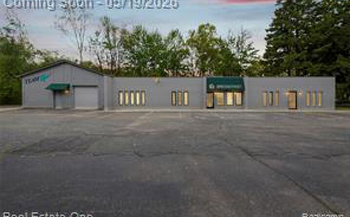 Pictures of Office, Industrial property located at 16018 S Huron River Dr, Romulus, MI 48174 for lease - image #1