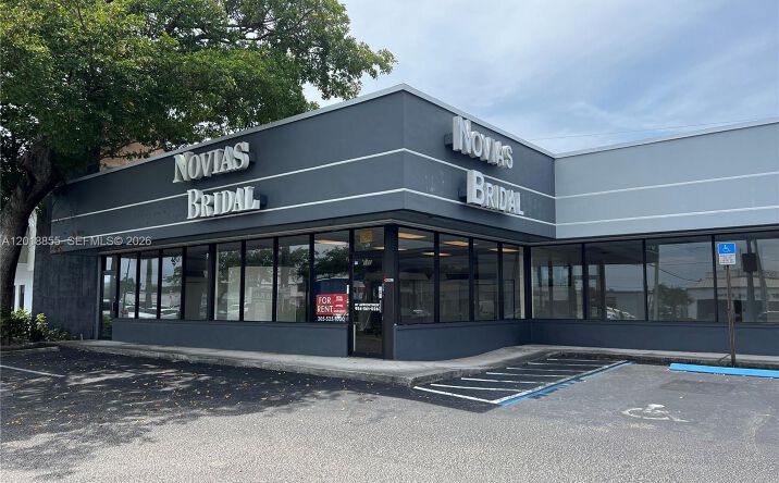 Pictures of Retail property located at 100 E OAKLAND PARK BLVD # 100, Wilton Manors, FL 33334 for lease - image #1