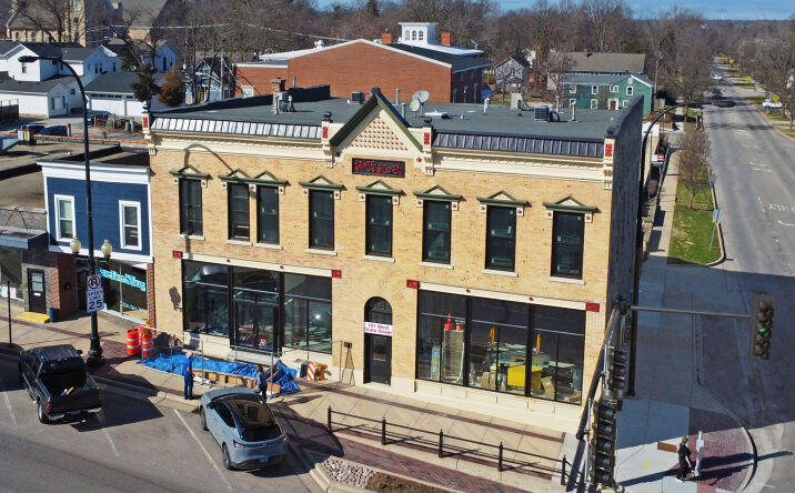 Pictures of Restaurant property located at 101 W. State Street, Geneva, IL 60134 for lease - image #1