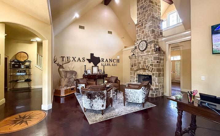Pictures of Office, Special Purpose property located at 920 South Main Street, Boerne, TX 78006 for lease - image #1
