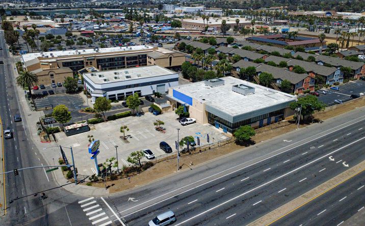 Pictures of Office, Retail property located at 506 W Washington Ave, Escondido, CA 92025 for lease - image #1