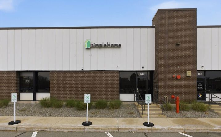 Pictures of Retail, Office, Industrial property located at 385 University Avenue, Westwood, MA 02090 for lease - image #1