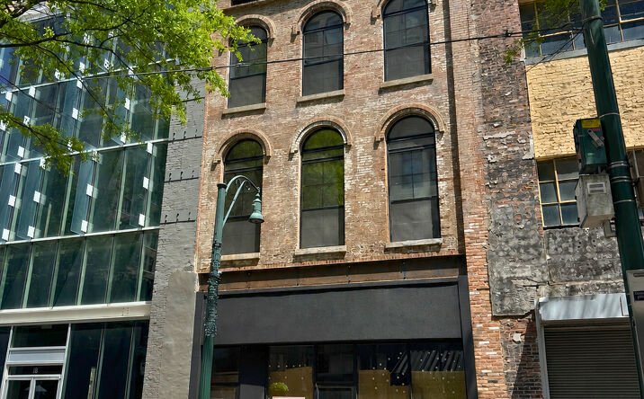 Pictures of Retail, Office, Restaurant property located at 24 S Main St, Memphis, TN 38103 for lease - image #1