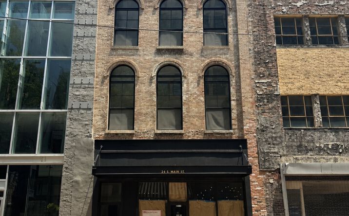 Pictures of Retail, Office, Restaurant property located at 24 S Main St, Memphis, TN 38103 for lease - image #1