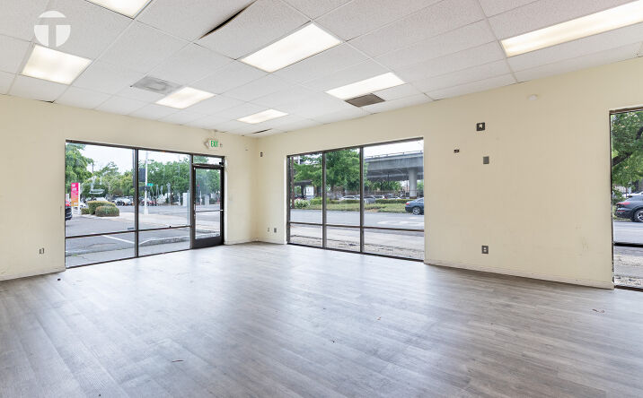 Pictures of Retail, Restaurant property located at 2828 Q Street, Sacramento, CA 95816 for lease - image #1