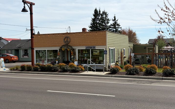 Pictures of Retail property located at 1120 MAIN ST, PHILOMATH, OR 97370-9810 for lease - image #1