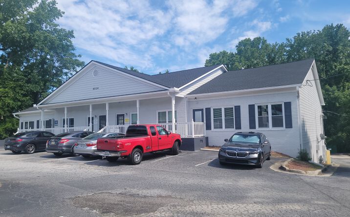 Pictures of Office property located at 5014 STONE MOUNTAIN HWY, LILBURN, GA 30047-5800 for lease - image #1