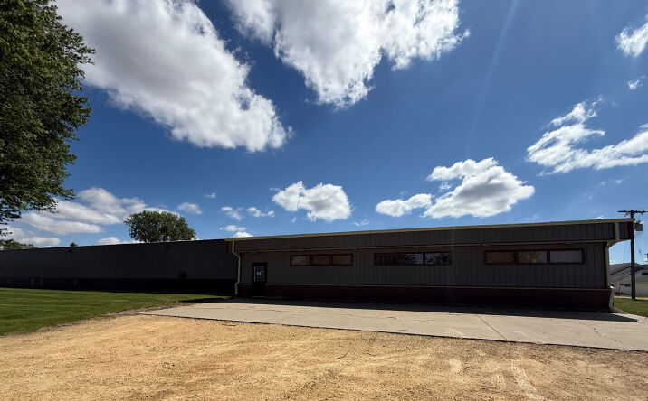 Pictures of Industrial property located at 2417 260th Ave., DeWitt, IA 52742-9315 for lease - image #1
