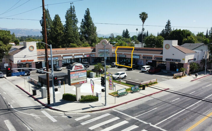 Pictures of Retail property located at 7606 Fallbrook Avenue, West Hills, CA 91304 for lease - image #1