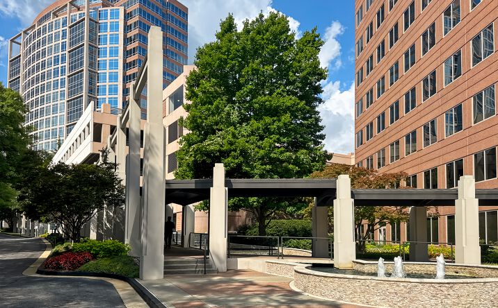 Pictures of Office property located at 5555 Glenridge Connector, Suite 200, Atlanta, Sandy Springs, GA 30342 for lease - image #1