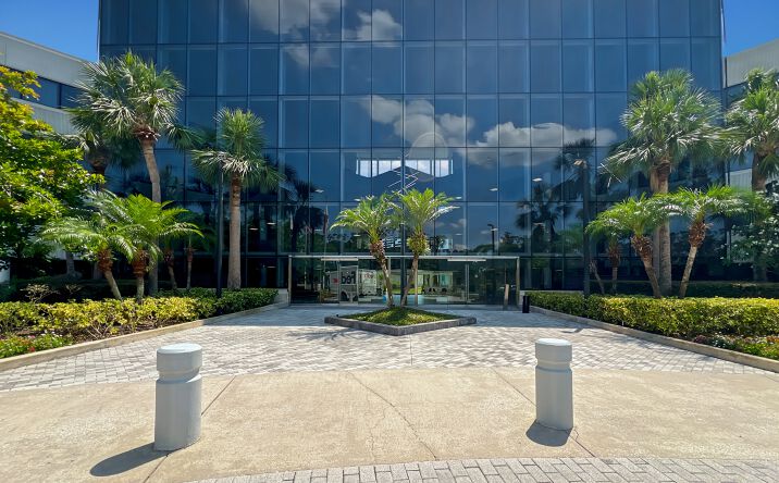 Pictures of Office property located at 555 Winderley Place, Suite 300, Maitland, FL 32751 for lease - image #1
