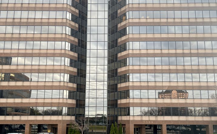 Pictures of Office property located at 7300 West 110th Street, Commerce Plaza I, 7th Floor, Overland Park, KS 66210 for lease - image #1