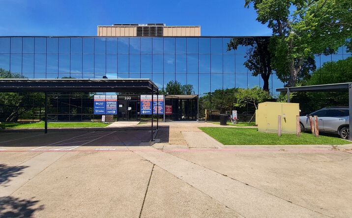 Pictures of Office property located at 1220 River Bend Dr, Dallas, TX 75247 for lease - image #1