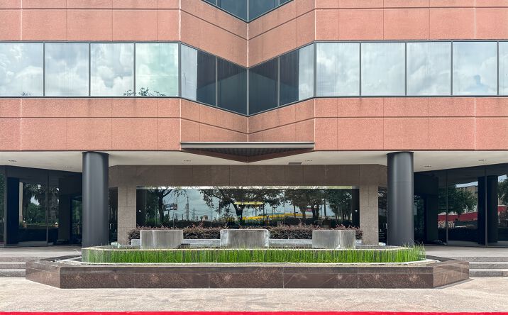 Pictures of Office property located at 6671 Southwest Freeway, 7th Floor, Houston, TX 77074 for lease - image #1